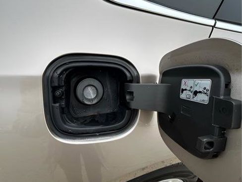 Used 2022 Chevrolet Malibu LT image 18