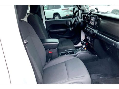 Used 2018 Jeep Wrangler Unlimited Sport S image 8