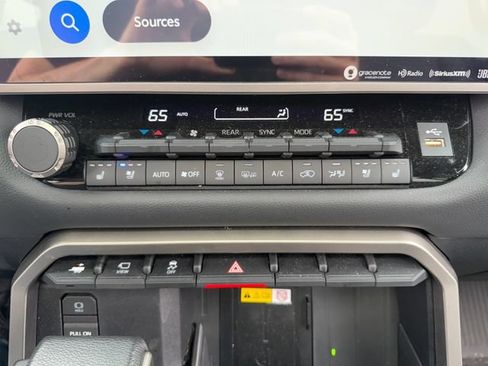 Used 2023 Toyota Sequoia Limited w/ Tow Technology Package AWD/4WD image 31