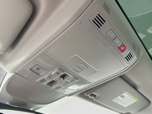 New 2025 Volkswagen Taos SE image 14