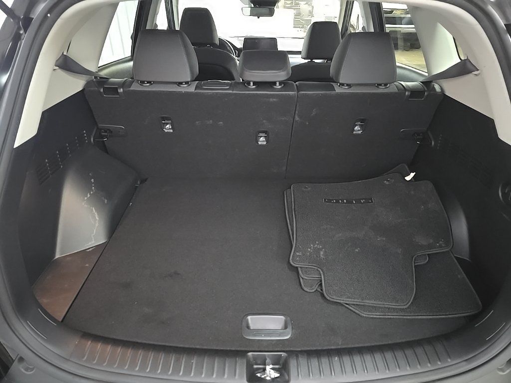 Used 2023 Kia Seltos S w/ Navigation Package AWD/4WD image 12