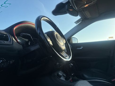 Used 2021 Jeep Compass Trailhawk w/ Convenience Group image 34