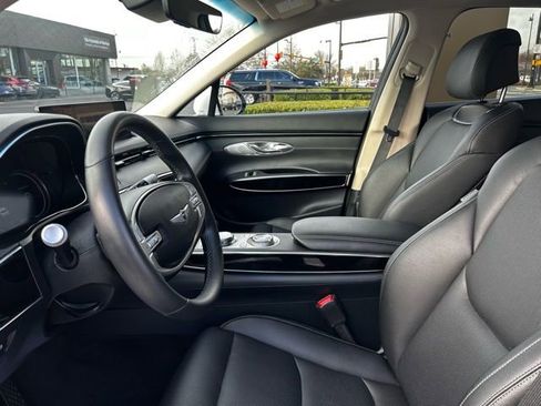 Used 2025 Genesis GV70 2.5T Select image 13