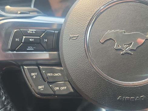 Used 2019 Ford Mustang Convertible RWD image 22