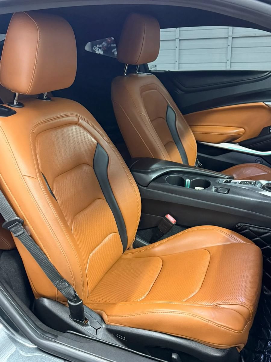 Used 2018 Chevrolet Camaro LT RWD image 13
