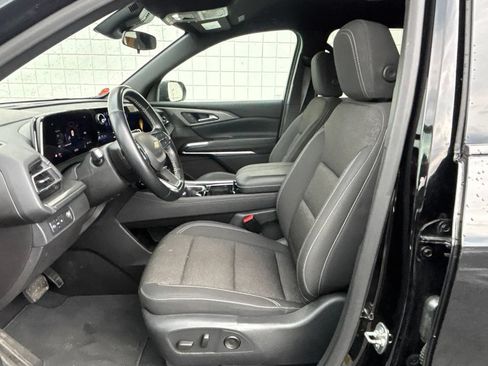 Used 2024 Chevrolet Traverse LT FWD image 4