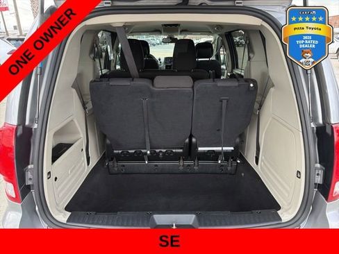 Used 2018 Dodge Grand Caravan SE w/ UConnect Hands-Free Group image 11