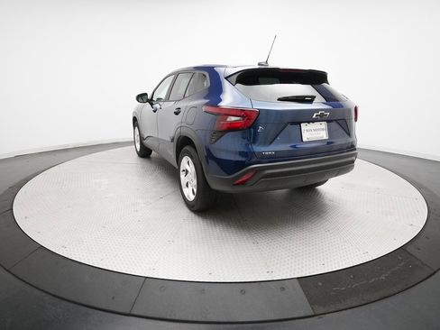 Used 2024 Chevrolet Trax LS w/ LS Convenience Package image 32