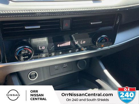 Used 2021 Nissan Rogue SV FWD image 23