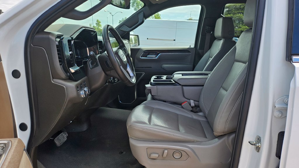 Used 2025 GMC Sierra 1500 SLT AWD/4WD image 25
