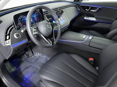 Used 2025 Mercedes-Benz E 350 4MATIC Sedan image 33