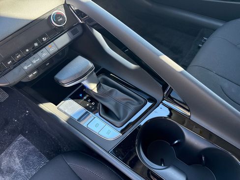 New 2026 Hyundai Elantra Hybrid FWD image 20