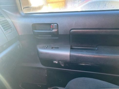 Used 2010 Toyota Tundra 4x4 CrewMax image 28