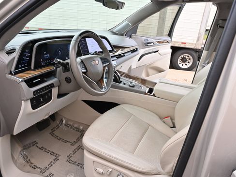 Used 2021 Cadillac Escalade Premium Luxury Platinum image 12