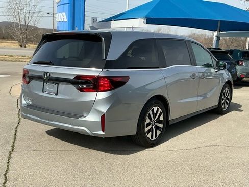 Used 2025 Honda Odyssey EX-L image 3