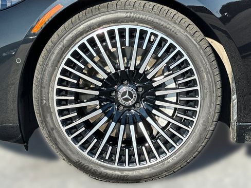 Certified 2023 Mercedes-Benz EQS 580 4MATIC Sedan image 11