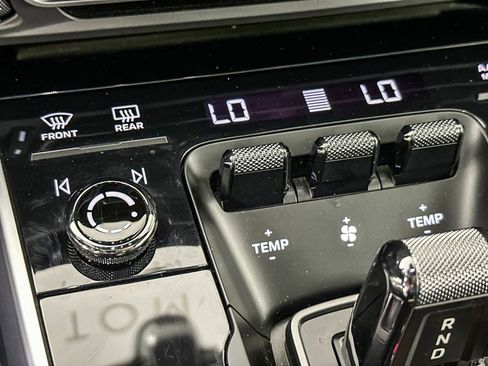 Used 2022 Porsche 911 Turbo S image 19