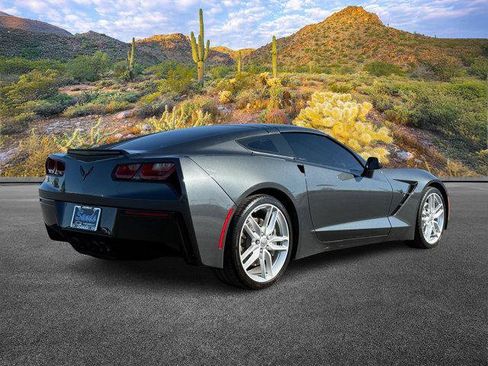 Used 2018 Chevrolet Corvette Stingray Coupe w/ 1LT image 4