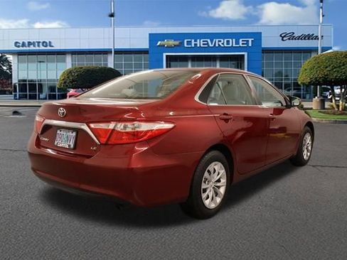 Used 2016 Toyota Camry XLE image 2