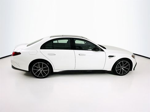 New 2026 Mercedes-Benz E 53 AMG e 4MATIC Sedan image 9