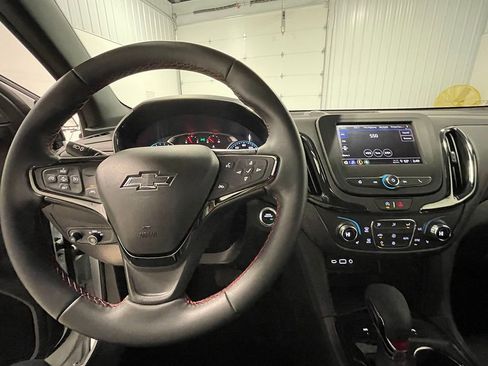 Used 2023 Chevrolet Equinox RS image 37