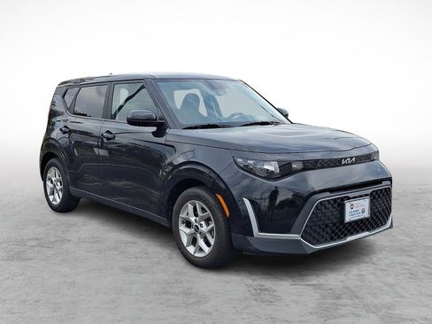 Used 2023 Kia Soul LX w/ Option Group 015 FWD image 7