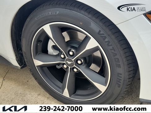 Used 2020 Ford Mustang Coupe RWD image 10