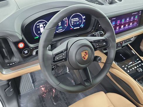 New 2026 Porsche Cayenne image 4