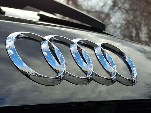 Certified 2025 Audi Q3 2.0T Premium w/ Convenience Package image 30