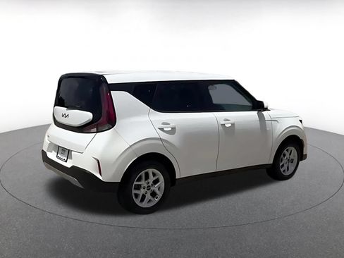 Used 2025 Kia Soul LX w/ LX Technology Package FWD image 15