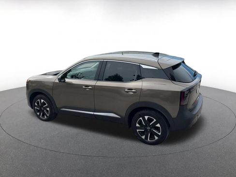 Used 2026 Nissan Kicks SR AWD/4WD image 9