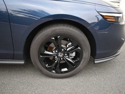 Used 2025 Honda Accord SE image 9