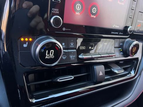 Used 2022 Toyota Highlander XSE image 27