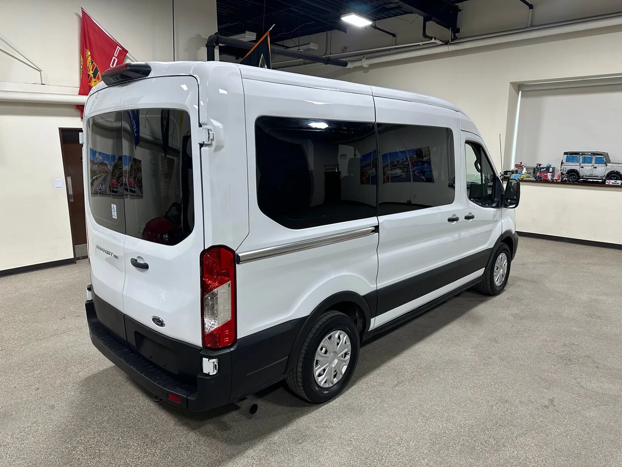 Used 2020 Ford Transit 150 Medium Roof RWD image 9