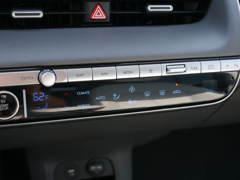 Certified 2024 Hyundai Ioniq 5 Limited AWD/4WD image 23