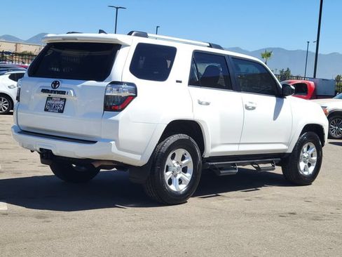 Used 2024 Toyota 4Runner SR5 AWD/4WD image 4