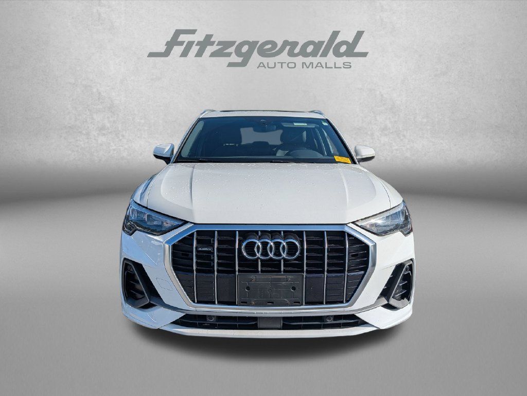 Used 2021 Audi Q3 2.0T Premium w/ Convenience Package AWD/4WD image 2
