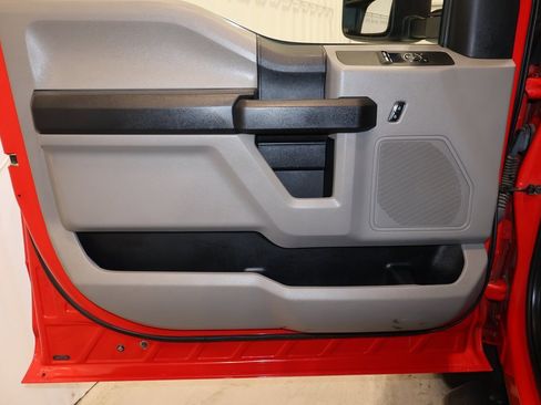 Certified 2017 Ford F550 4x4 Regular Cab Super Duty image 11