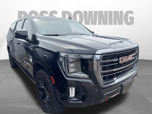 Used 2023 GMC Yukon XL AT4 w/ Technology Package AWD/4WD image 3