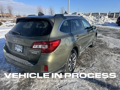 Used 2017 Subaru Outback 2.5i Touring image 3