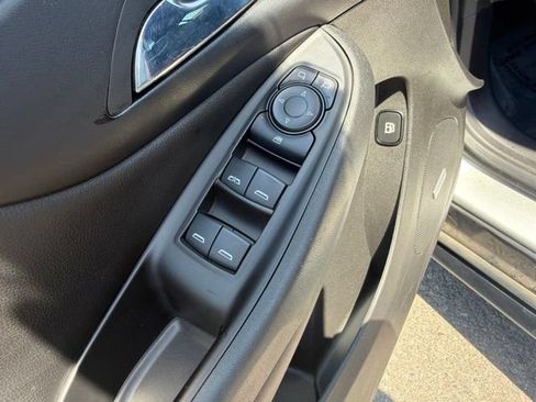 Used 2017 Chevrolet Volt Premier w/ Driver Confidence Package FWD image 18