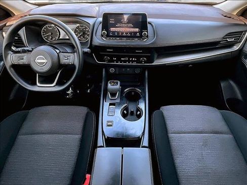 Used 2023 Nissan Rogue SV image 16