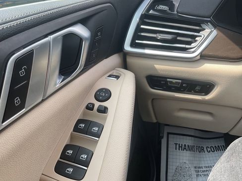 Used 2022 BMW X5 sDrive40i w/ Parking Assistance Package image 16