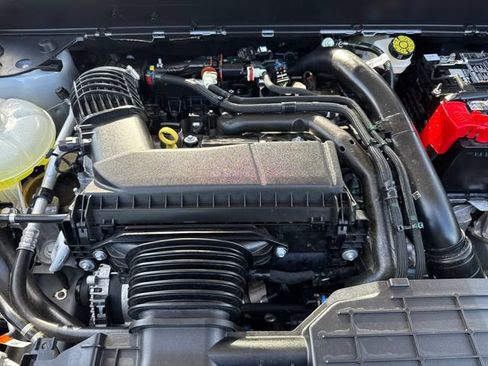 Used 2026 Ford Maverick Lobo AWD/4WD image 29