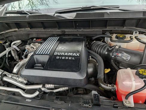 Used 2023 Chevrolet Silverado 1500 RST AWD/4WD image 39