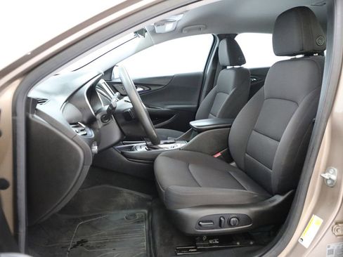 Certified 2018 Chevrolet Malibu Hybrid image 8