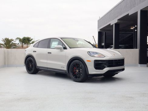 New 2026 Porsche Cayenne GTS AWD/4WD image 7