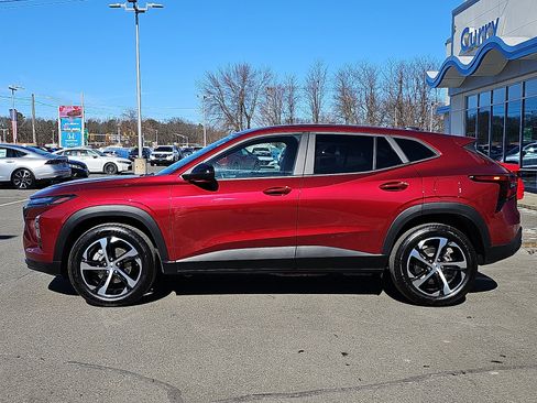 Used 2024 Chevrolet Trax RS image 7