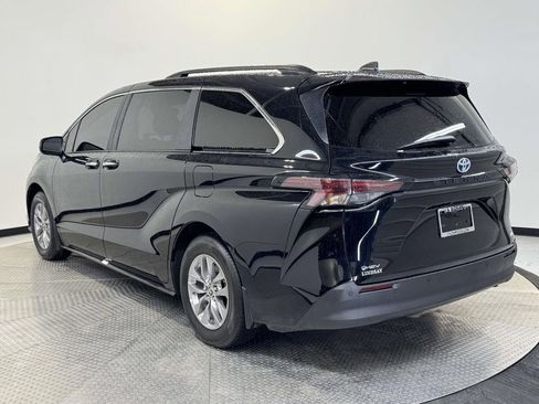 Used 2025 Toyota Sienna XLE w/ XLE Plus Package image 5