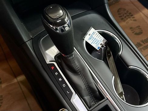 Used 2019 Chevrolet Equinox LS w/ LS Convenience Package image 17